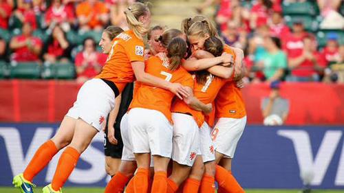 荷兰对比利时女足